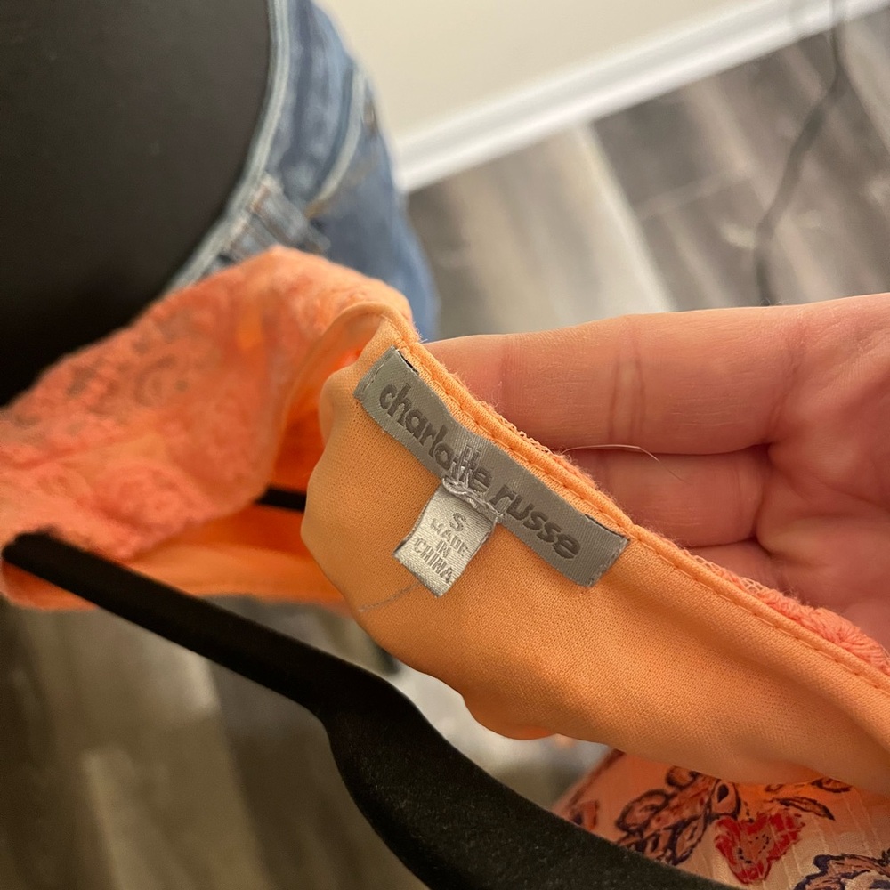 Charlotte Russe Coral Lace Crop Top - Picture 7 of 7